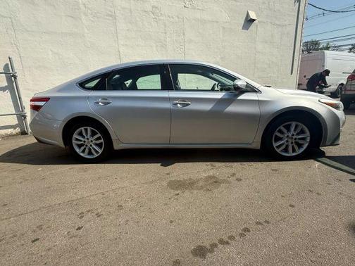 2014 Toyota Avalon XLE