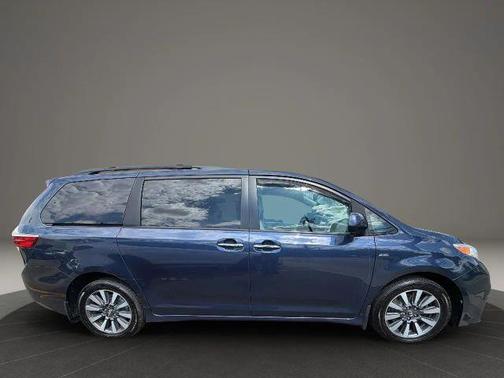 Blue 2018 Toyota Sienna XLE