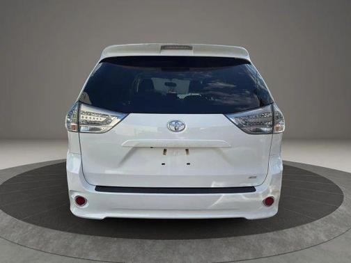 2017 Toyota Sienna SE