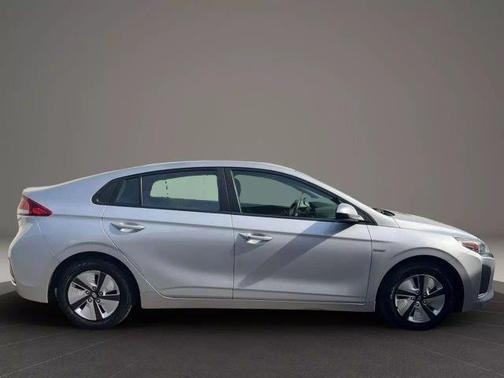 2018 Hyundai IONIQ Hybrid Blue