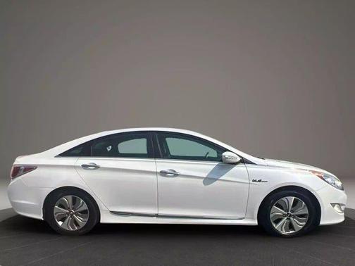 2013 Hyundai SONATA Hybrid Limited
