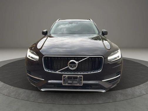 2018 Volvo XC90 T5 Momentum