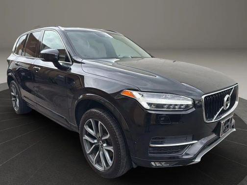 2018 Volvo XC90 T5 Momentum