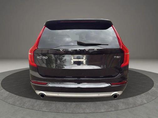 2018 Volvo XC90 T5 Momentum