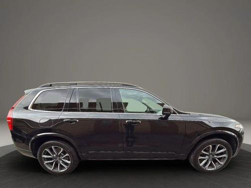 2018 Volvo XC90 T5 Momentum