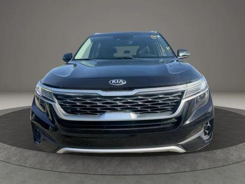 Black 2021 Kia Seltos S