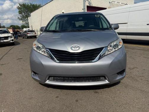 2014 Toyota Sienna LE