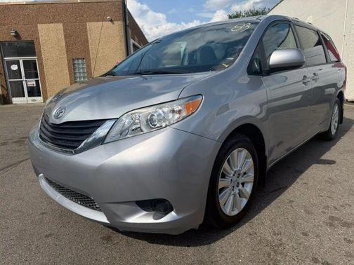 2014 Toyota Sienna LE