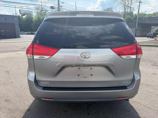 2014 Toyota Sienna LE