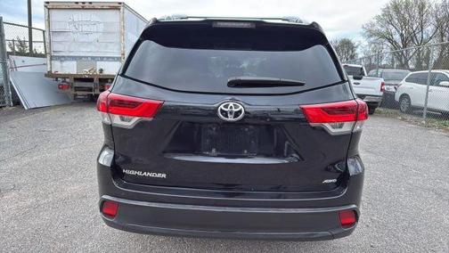 2018 Toyota Highlander LE
