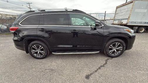 2018 Toyota Highlander LE