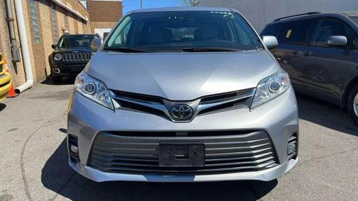 2018 Toyota Sienna XLE