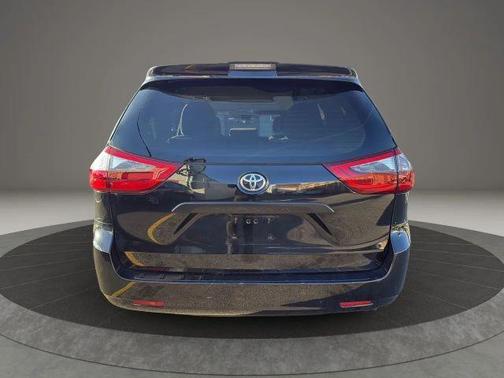 2020 Toyota Sienna L