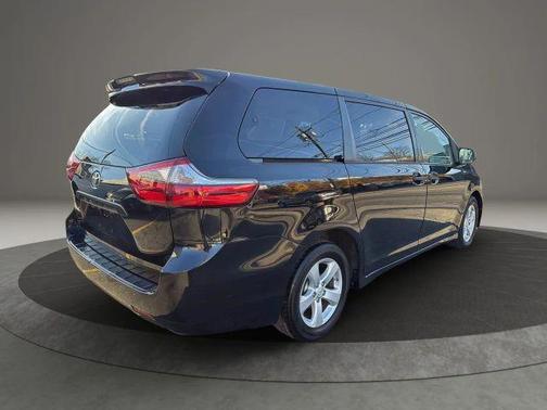 2020 Toyota Sienna L