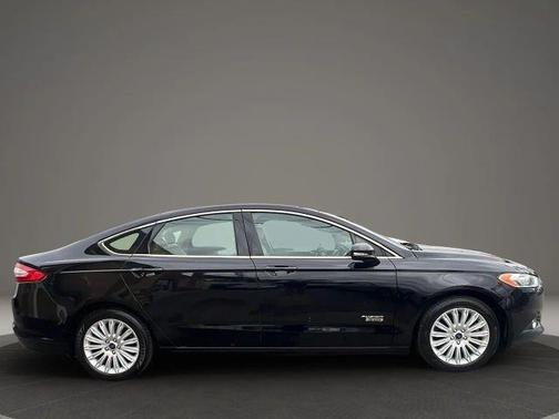 2016 Ford Fusion Energi SE Luxury