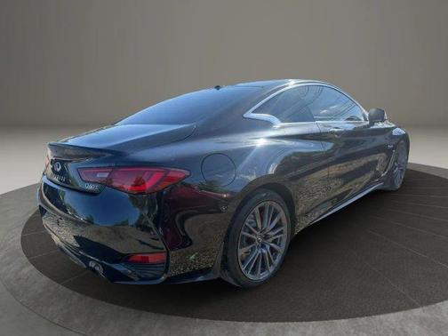 Black 2017 INFINITI Q60 400