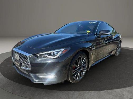 Black 2017 INFINITI Q60 400