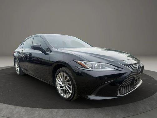 2020 Lexus ES 300h Luxury
