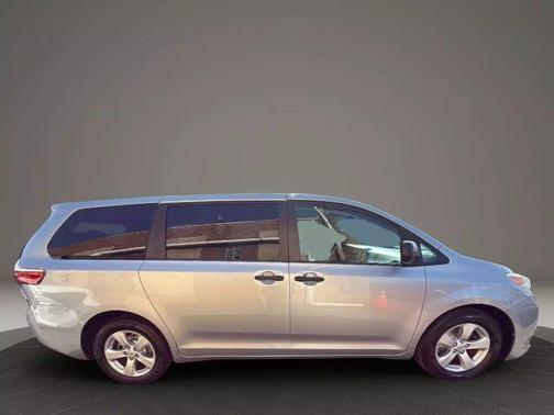 2017 Toyota Sienna L