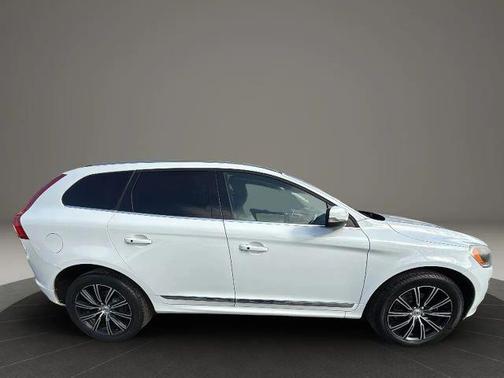 2017 Volvo XC60 T6 Inscription