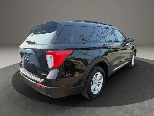 Black 2021 Ford Explorer XLT