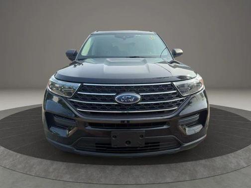 Black 2021 Ford Explorer XLT