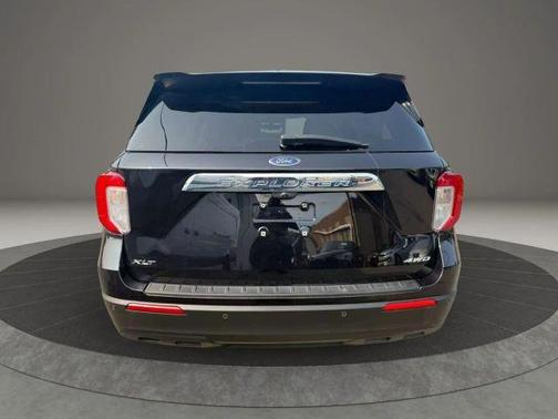 Black 2021 Ford Explorer XLT