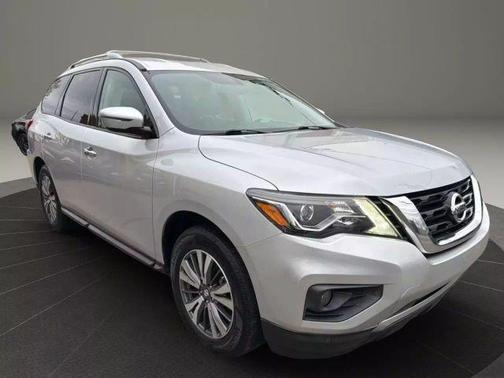 2017 Nissan Pathfinder SV
