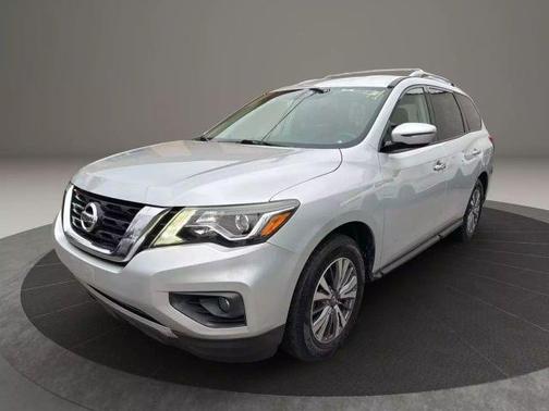 2017 Nissan Pathfinder SV