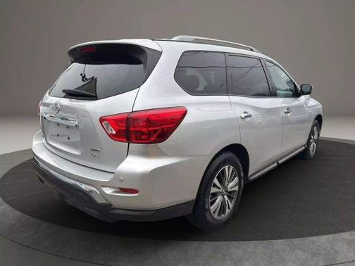 2017 Nissan Pathfinder SV