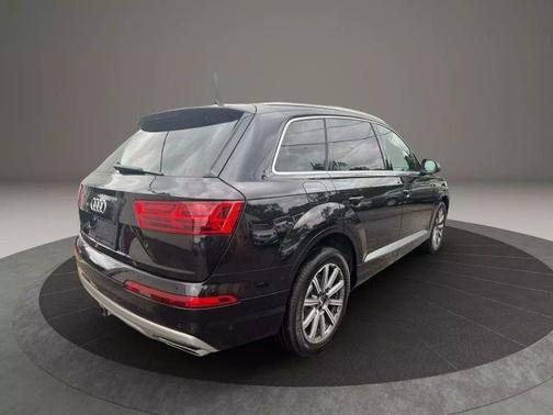 2019 Audi Q7 45 Premium Plus