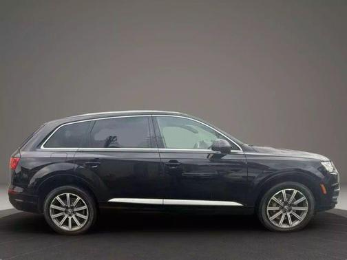 2019 Audi Q7 45 Premium Plus