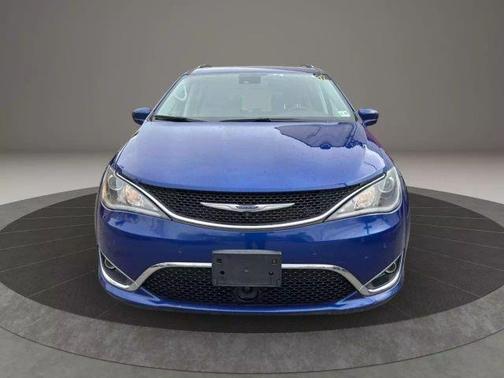 2020 Chrysler Pacifica Touring