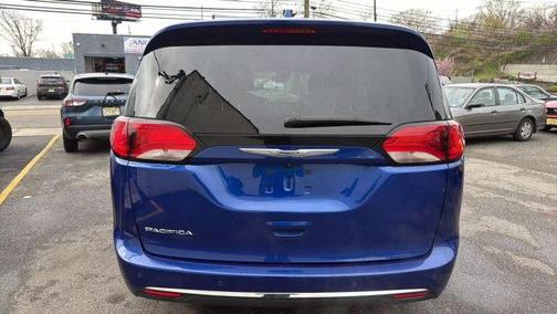 2020 Chrysler Pacifica Touring