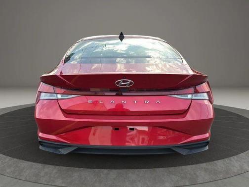 2021 Hyundai ELANTRA SE