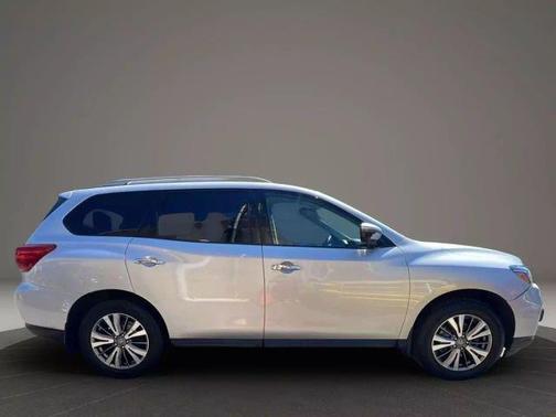2019 Nissan Pathfinder SL