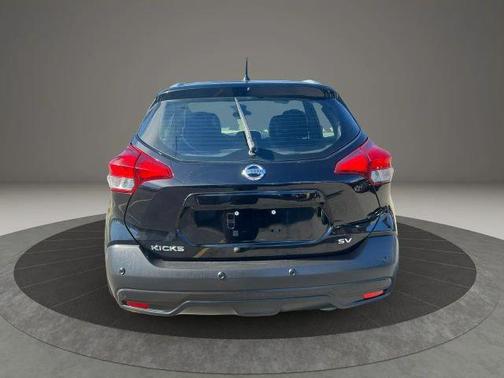 Super Black 2020 Nissan Kicks SV