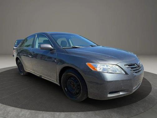 Gray 2009 Toyota Camry SE