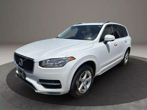 2016 Volvo XC90 T5 Momentum