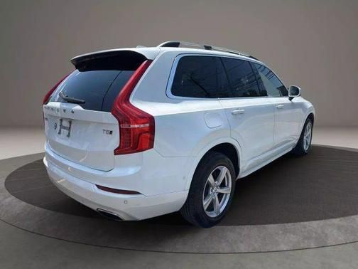 2016 Volvo XC90 T5 Momentum