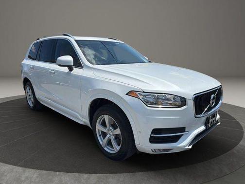 2016 Volvo XC90 T5 Momentum