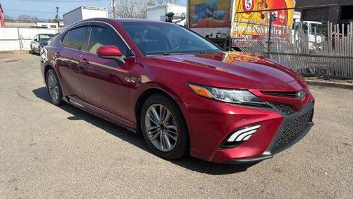 2018 Toyota Camry SE