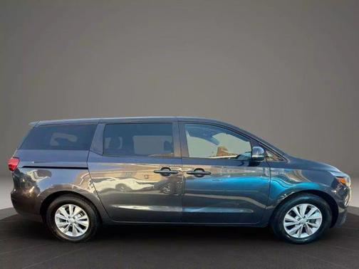 2018 Kia Sedona LX