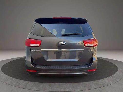 2018 Kia Sedona LX