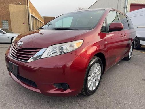 2017 Toyota Sienna LE
