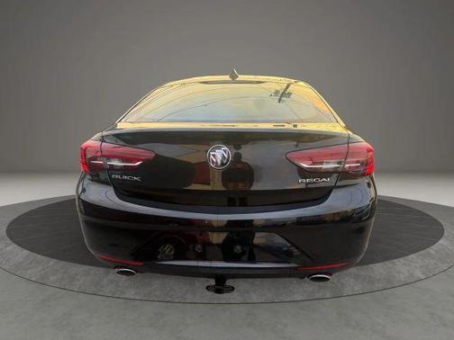 2018 Buick Regal Sportback Essence