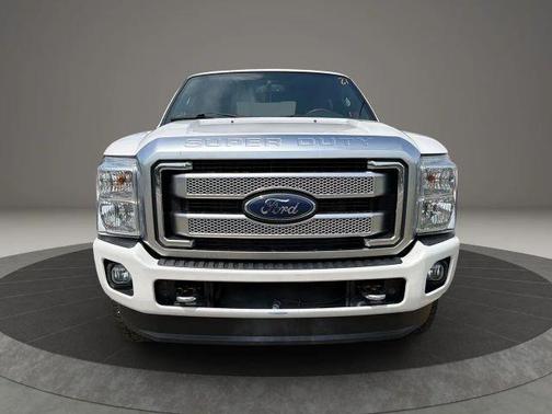 White 2016 Ford F-250 Platinum
