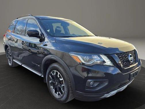 2020 Nissan Pathfinder SL