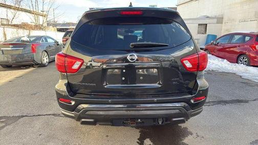 2020 Nissan Pathfinder SL