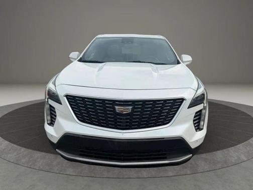 White 2019 Cadillac XT4 Premium Luxury